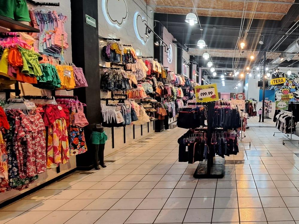 Interior de la tienda física de ITERA Mayoreo en Torreón